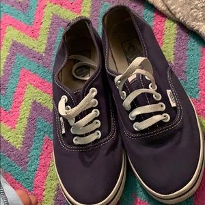 navy blue low cut vans